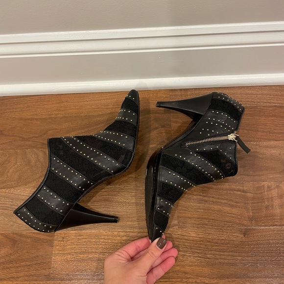 Alice + Olivia Calissa Studded Heel Lace Ankle Booties Pointed Toe Women’s sz 8 - Picture 9 of 14